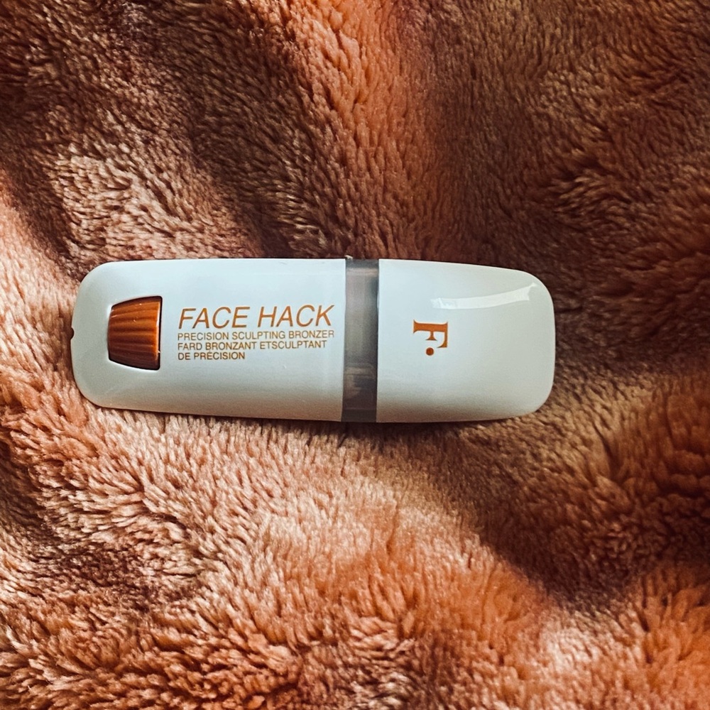 Freck Beauty Face Hack Bronzer/Sculpting Stick Shade:MEDIUM NWT - Picture 4 of 10